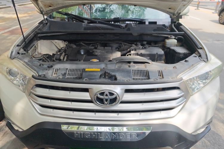 Used Toyota Highlander 2012 2.7L Two-Wheel Drive 5-Seater Sport Edition Engine Bay