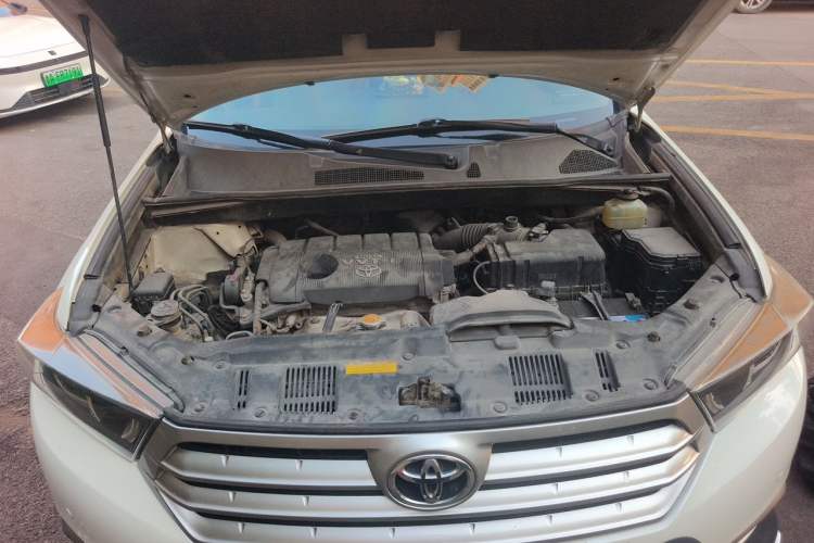 Used Toyota Highlander 2012 2.7L Two-Wheel Drive 7-Seater Luxury Edition Engine Bay