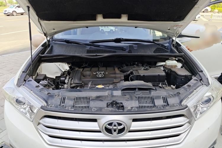 Used Toyota Highlander 2012 2.7L Two-Wheel Drive 7-Seater Luxury Edition Engine Bay