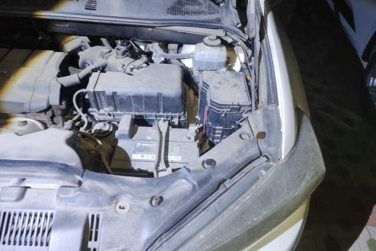 Used Toyota Highlander 2012 2.7L Two-Wheel Drive 7-Seater Luxury Edition Engine Bay Left