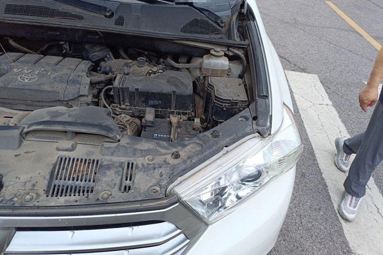 Used Toyota Highlander 2012 2.7L 2WD 5-Seater Elite Edition Engine Bay Left