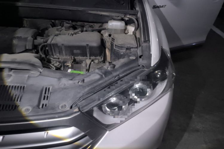 Used Toyota Highlander 2012 2.7L Two-Wheel Drive 7-Seater Luxury Edition Engine Bay Left