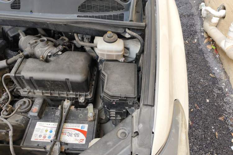 Used Toyota Highlander 2012 2.7L Two-Wheel Drive 7-Seater Luxury Edition Engine Bay Left