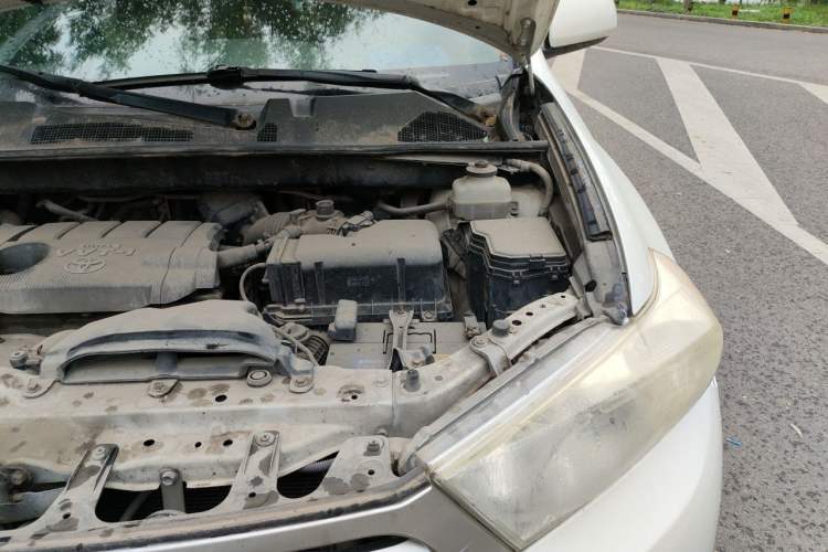 Used Toyota Highlander 2012 2.7L Two-Wheel Drive 7-Seater Luxury Edition Engine Bay Left