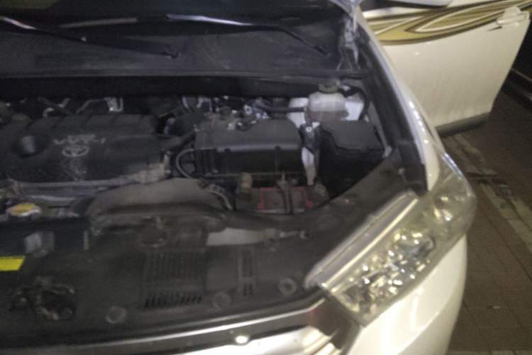 Used Toyota Highlander 2012 2.7L Two-Wheel Drive 7-Seater Luxury Edition Engine Bay Left