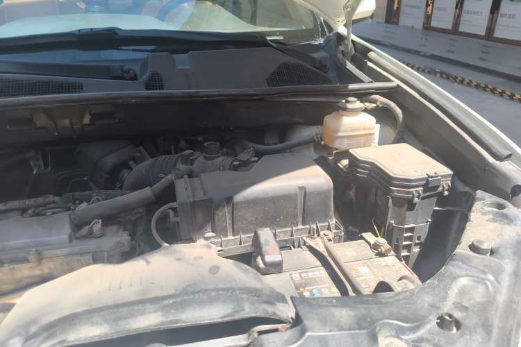 Used Toyota Highlander 2012 2.7L Two-Wheel Drive 7-Seater Luxury Edition Engine Bay Left