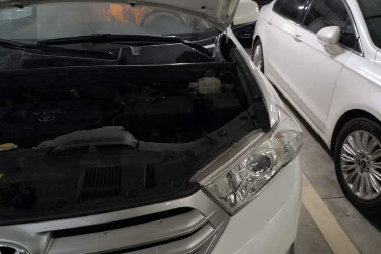 Used Toyota Highlander 2012 2.7L 2WD 5-Seater Elite Edition Engine Bay Left