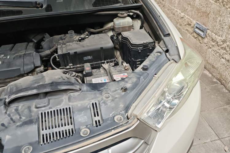 Used Toyota Highlander 2012 2.7L Two-Wheel Drive 7-Seater Elite Edition Engine Bay Left