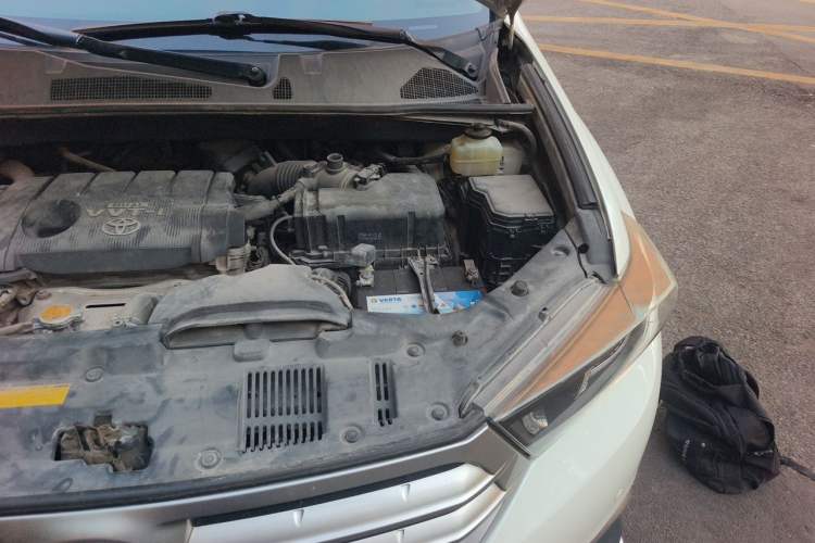 Used Toyota Highlander 2012 2.7L Two-Wheel Drive 7-Seater Luxury Edition Engine Bay Left