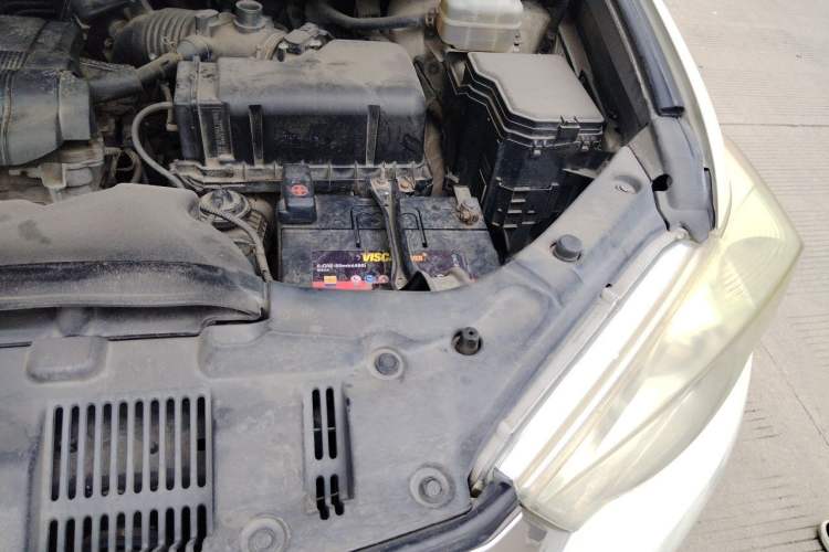 Used Toyota Highlander 2012 2.7L Two-Wheel Drive 7-Seater Luxury Edition Engine Bay Left