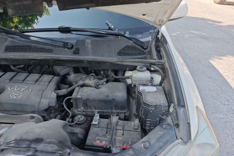 Used Toyota Highlander 2012 2.7L Two-Wheel Drive 7-Seater Luxury Edition Engine Bay Left