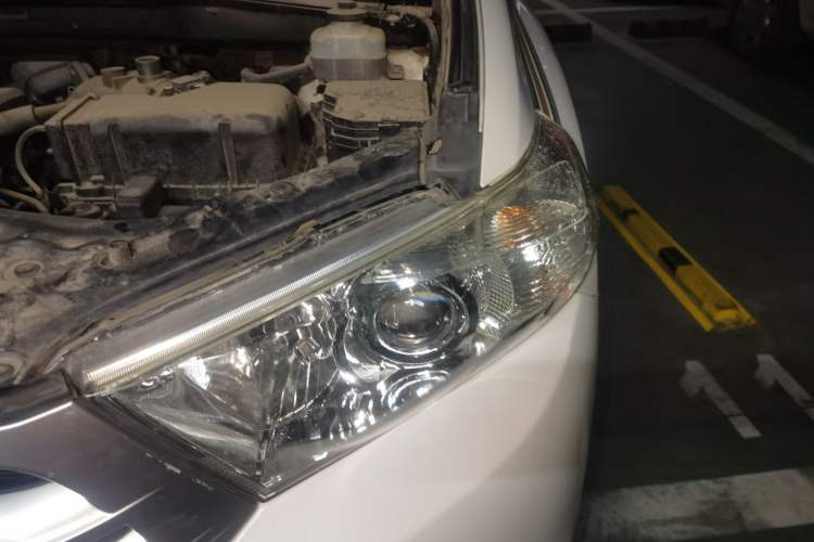 Used Toyota Highlander 2012 2.7L Two-Wheel Drive 7-Seater Luxury Edition Engine Bay Left