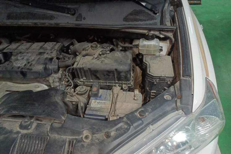 Used Toyota Highlander 2012 2.7L Two-Wheel Drive 7-Seater Luxury Edition Engine Bay Left