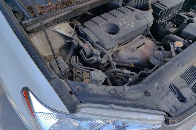 Used Toyota Highlander 2012 2.7L Two-Wheel Drive 7-Seater Luxury Edition Engine Bay Right
