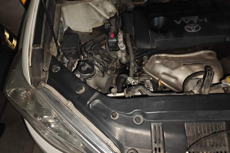 Used Toyota Highlander 2012 2.7L Two-Wheel Drive 7-Seater Luxury Edition Engine Bay Right