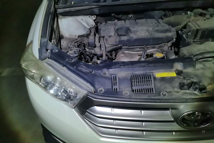 Used Toyota Highlander 2012 2.7L 2WD 5-Seater Elite Edition Engine Bay Right