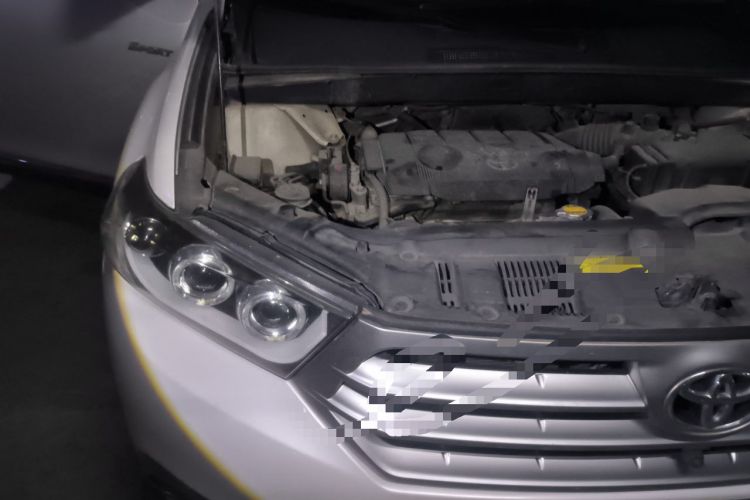 Used Toyota Highlander 2012 2.7L Two-Wheel Drive 7-Seater Luxury Edition Engine Bay Right