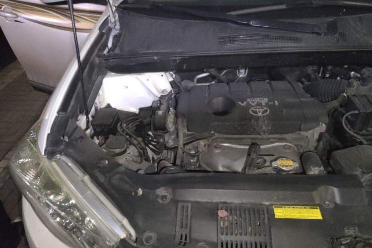 Used Toyota Highlander 2012 2.7L Two-Wheel Drive 7-Seater Luxury Edition Engine Bay Right