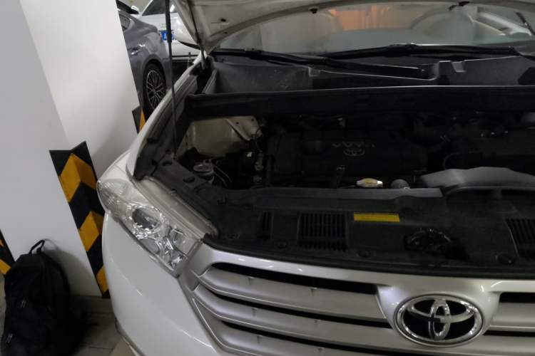 Used Toyota Highlander 2012 2.7L 2WD 5-Seater Elite Edition Engine Bay Right