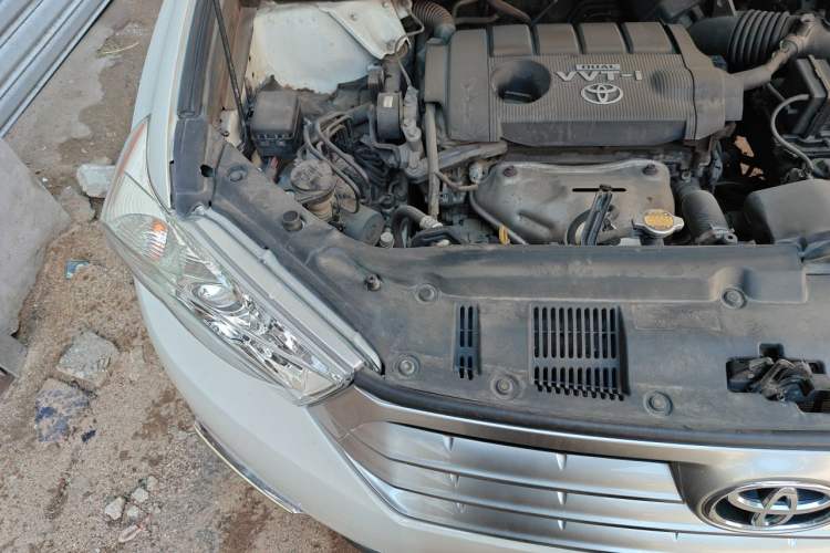 Used Toyota Highlander 2012 2.7L Two-Wheel Drive 7-Seater Luxury Edition Engine Bay Right