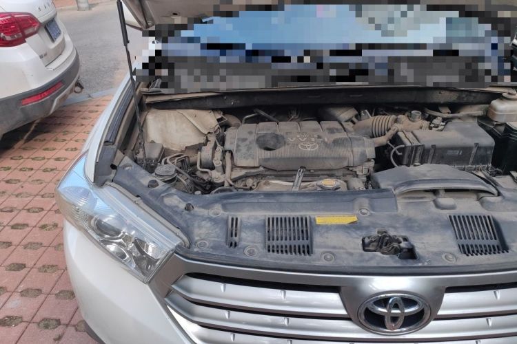 Used Toyota Highlander 2012 2.7L Two-Wheel Drive 7-Seater Elite Edition Engine Bay Right