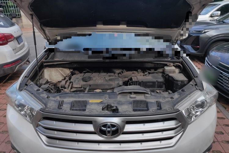 Used Toyota Highlander 2012 2.7L Two-Wheel Drive 7-Seater Elite Edition Engine Bay