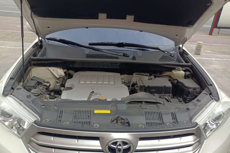 Used Toyota Highlander 2012 3.5L 4x4 7-Seater Luxury Edition with Navigation Engine Bay