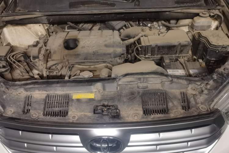 Used Toyota Highlander 2012 2.7L Two-Wheel Drive 7-Seater Luxury Edition Engine Bay