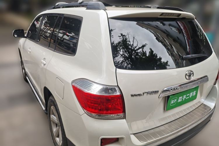Used Toyota Highlander 2012 2.7L Two-Wheel Drive 7-Seater Elite Edition Exterior 2