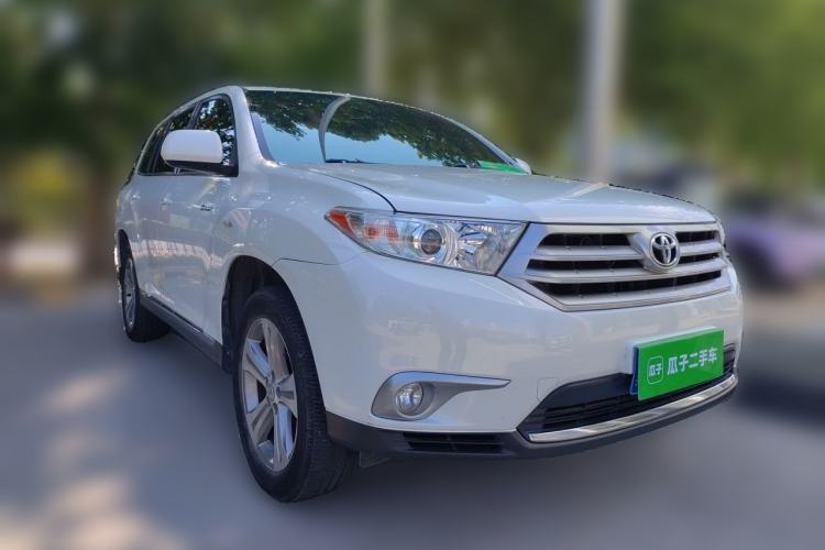 Used Toyota Highlander 2012 2.7L Two-Wheel Drive 7-Seater Luxury Edition Front Right 45 Deg