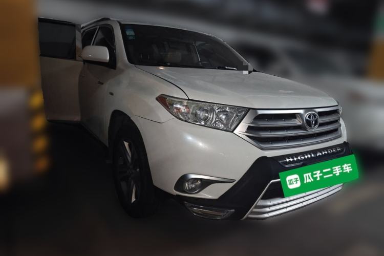 Used Toyota Highlander 2012 2.7L Two-Wheel Drive 7-Seater Luxury Edition Front Right 45 Deg