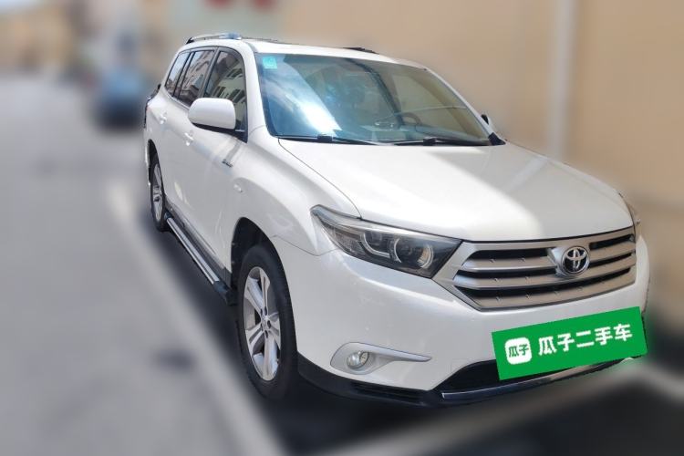 Used Toyota Highlander 2012 2.7L Two-Wheel Drive 7-Seater Luxury Edition Front Right 45 Deg