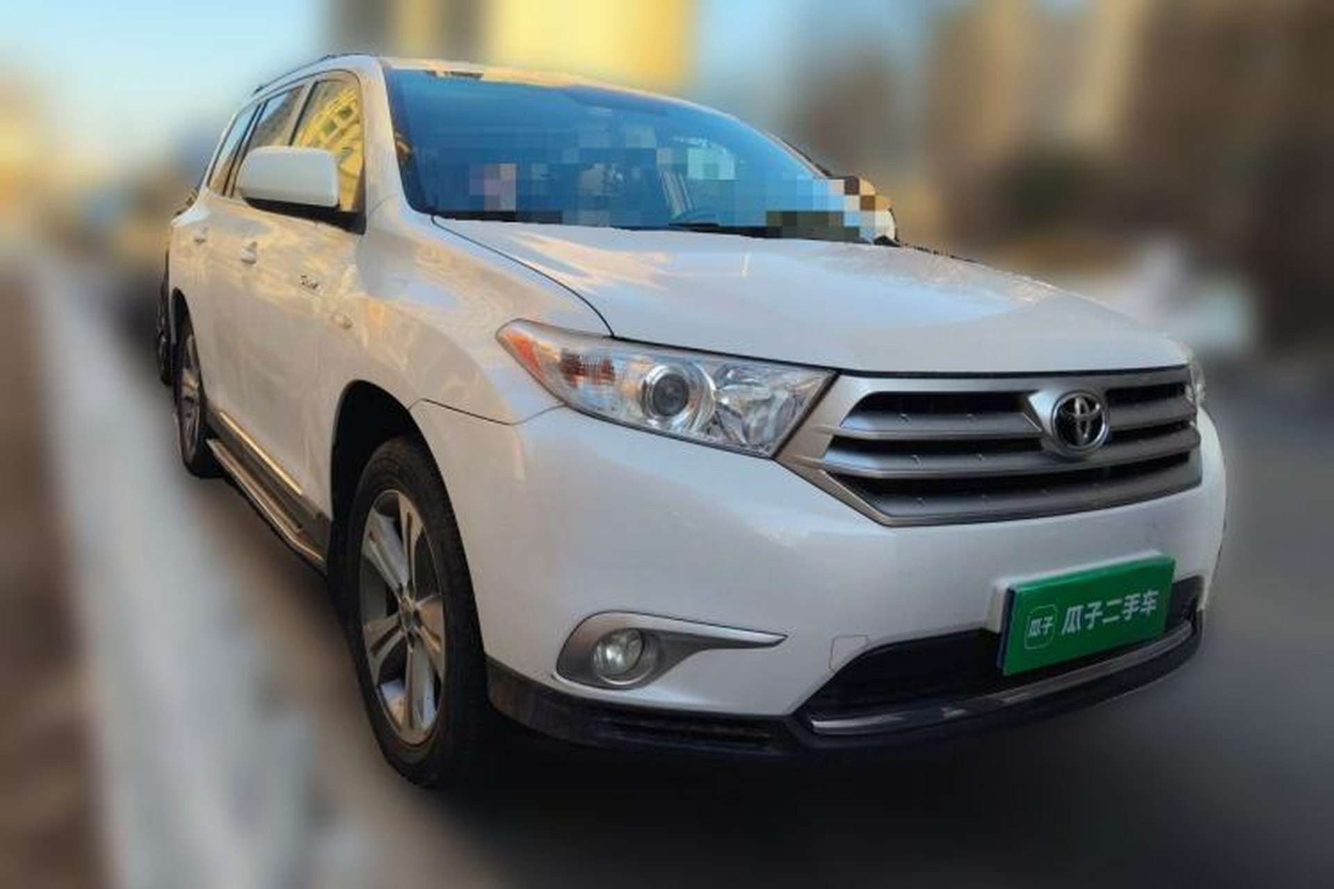 Used Toyota Highlander 2012 2.7L Two-Wheel Drive 7-Seater Luxury Navigation Edition Front Right 45 Deg