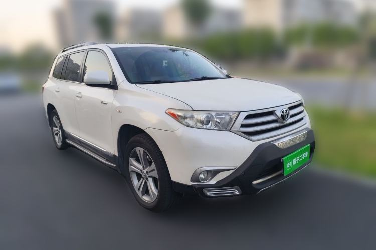 Used Toyota Highlander 2012 2.7L Two-Wheel Drive 7-Seater Luxury Edition Front Right 45 Deg