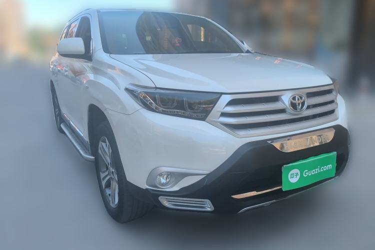 Used Toyota Highlander 2012 2.7L Two-Wheel Drive 7-Seater Luxury Edition Front Right 45 Deg