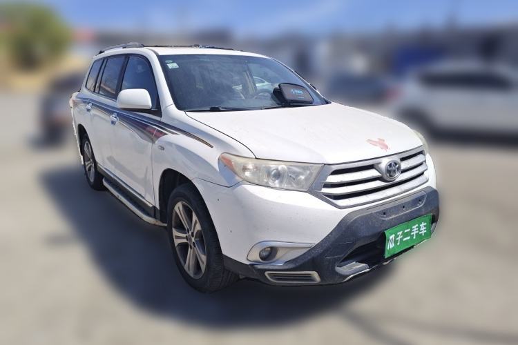Used Toyota Highlander 2012 2.7L Two-Wheel Drive 7-Seater Luxury Edition Front Right 45 Deg
