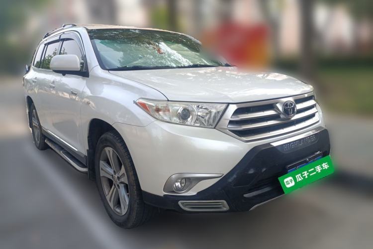 Used Toyota Highlander 2012 2.7L Two-Wheel Drive 7-Seater Luxury Edition Front Right 45 Deg