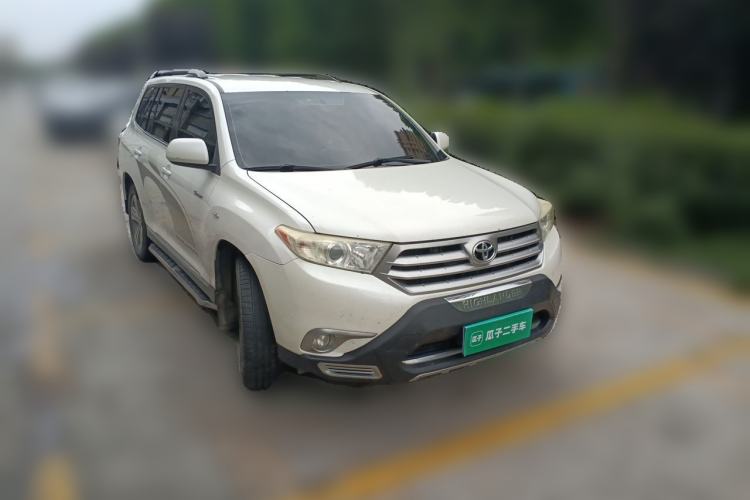 Used Toyota Highlander 2012 2.7L Two-Wheel Drive 5-Seater Sport Edition Front Right 45 Deg