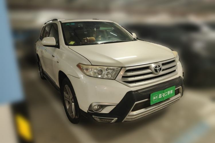 Used Toyota Highlander 2012 2.7L Two-Wheel Drive 7-Seater Luxury Edition Front Right 45 Deg