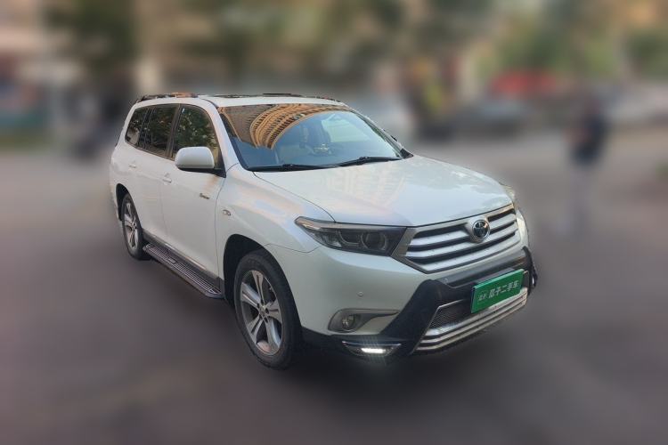 Used Toyota Highlander 2012 2.7L Two-Wheel Drive 7-Seater Luxury Edition Front Right 45 Deg