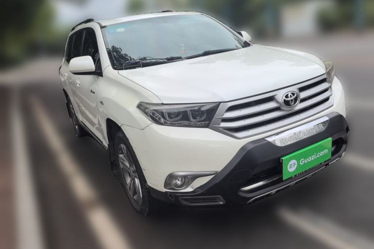 Used Toyota Highlander 2012 2.7L Two-Wheel Drive 7-Seater Luxury Edition Front Right 45 Deg