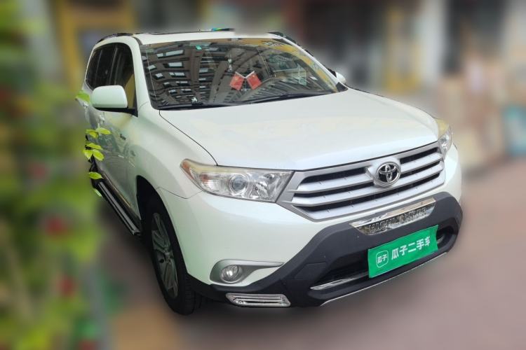 Used Toyota Highlander 2012 2.7L Two-Wheel Drive 7-Seater Luxury Edition Front Right 45 Deg
