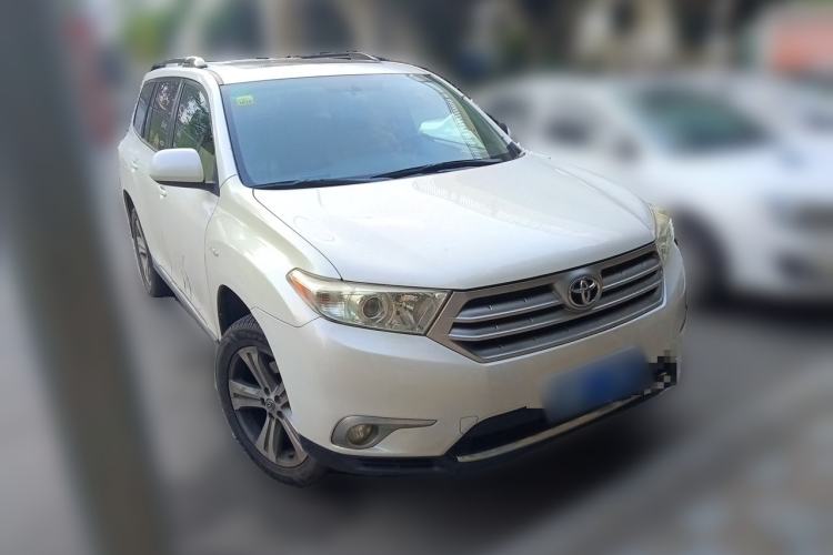Used Toyota Highlander 2012 2.7L Two-Wheel Drive 7-Seater Luxury Edition Front Right 45 Deg