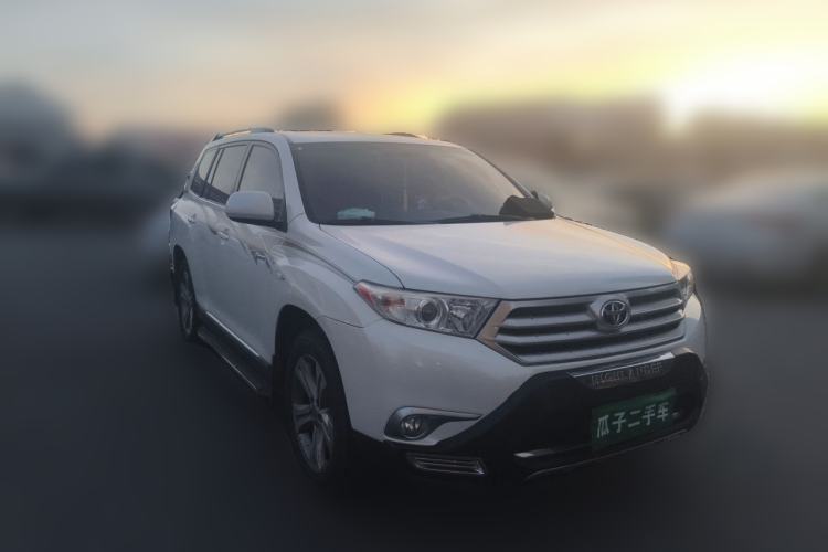 Used Toyota Highlander 2012 2.7L Two-Wheel Drive 7-Seater Luxury Edition Front Right 45 Deg