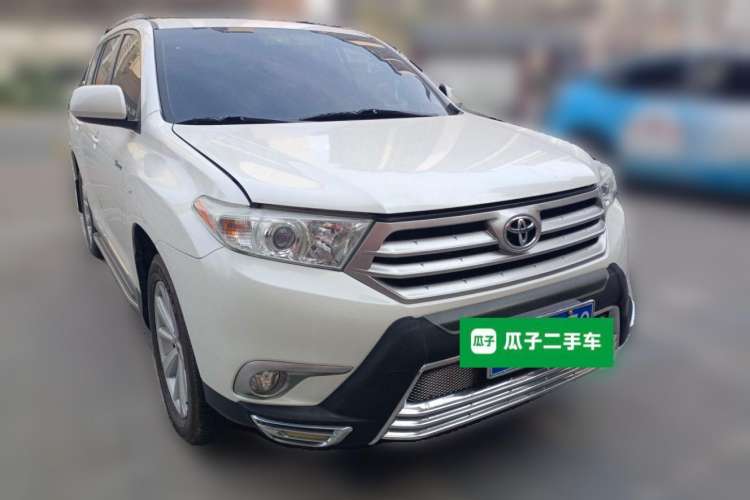 Used Toyota Highlander 2012 3.5L 4x4 7-Seater Luxury Edition with Navigation Front Right 45 Deg