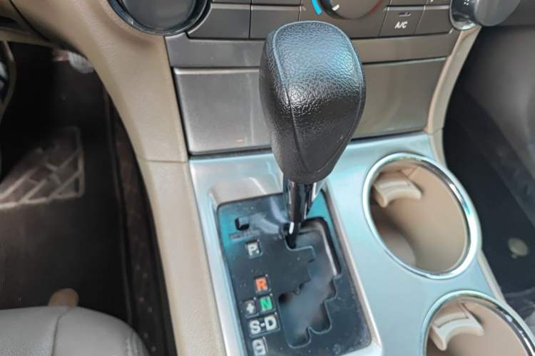 Used Toyota Highlander 2012 2.7L 2WD 5-Seater Elite Edition Gear Lever