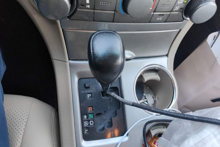 Used Toyota Highlander 2012 2.7L 2WD 5-Seater Elite Edition Gear Lever