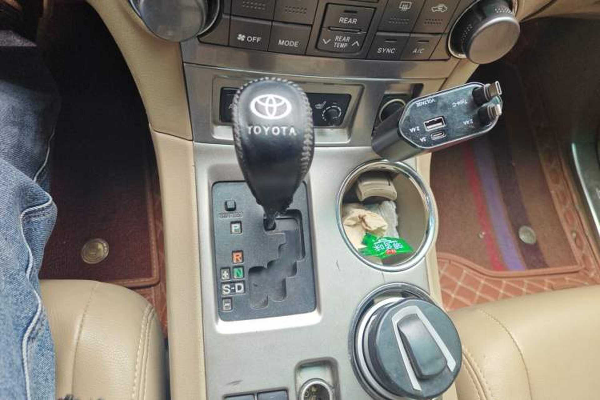 Used Toyota Highlander 2012 2.7L Two-Wheel Drive 7-Seater Luxury Edition Gear Lever