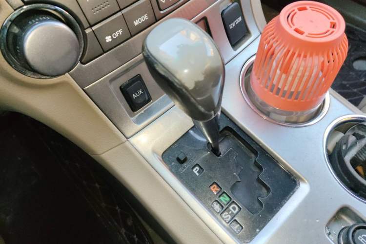 Used Toyota Highlander 2012 2.7L Two-Wheel Drive 7-Seater Luxury Navigation Edition Gear Lever