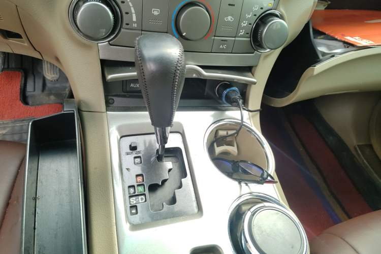 Used Toyota Highlander 2012 2.7L 2WD 5-Seater Elite Edition Gear Lever